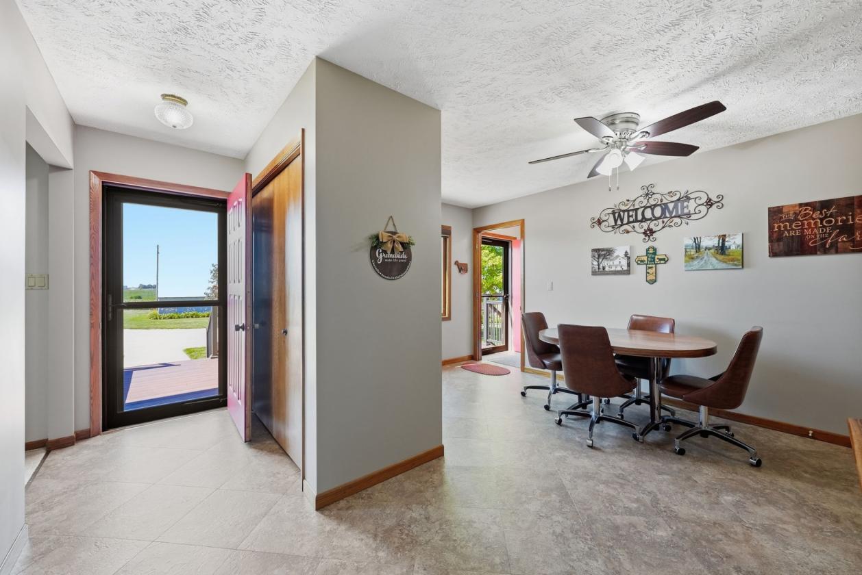 Meticulously Well Maintained Acreage! - photo 12