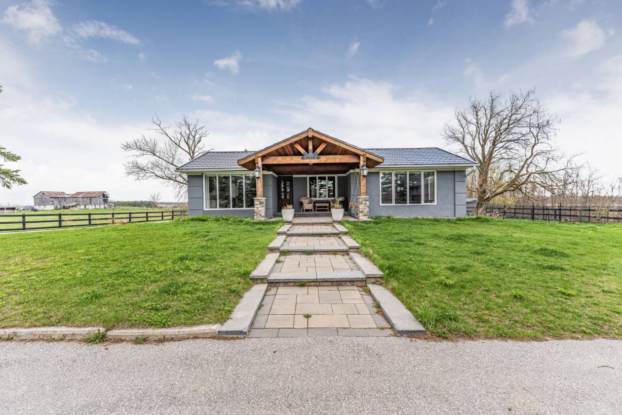 Horse Property for sale.