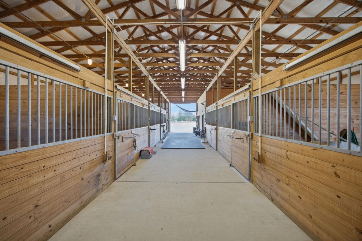 Horse Farm with Lighted Riding Arena and Pool - photo 21