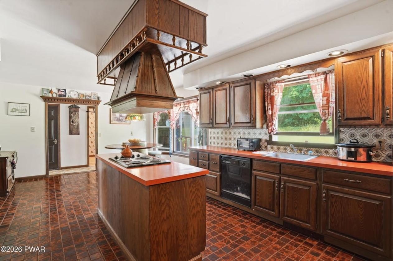 31-Acre Equestrian Property with 8-Stall Barn - photo 9