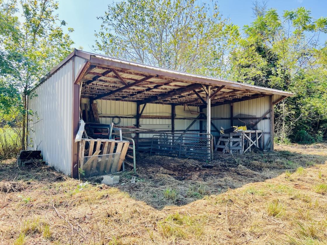10.65 Ac. m/l with House & Workshop near Lake! - photo 25