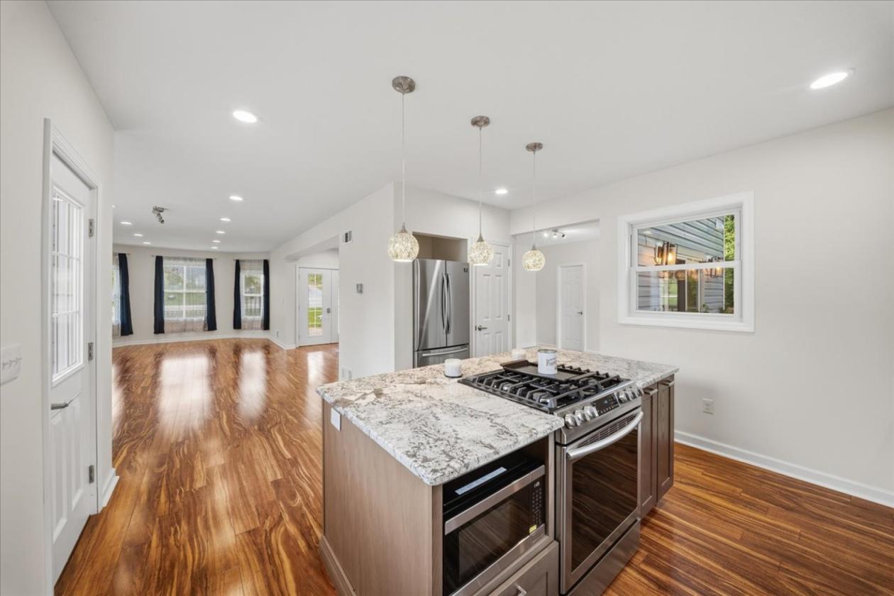 Restored 1880s Victorian Estate on 27 Private Acre - photo 26