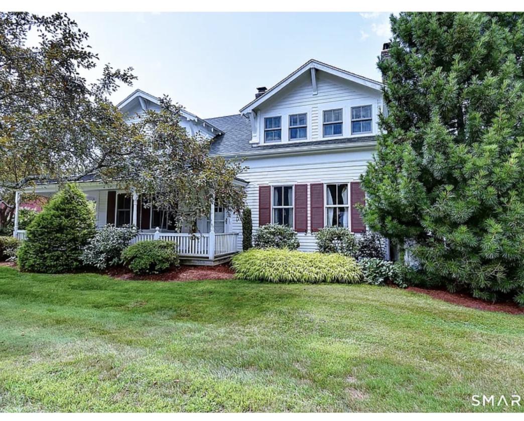 Historic equestrian estate, modern conveniences - photo 8