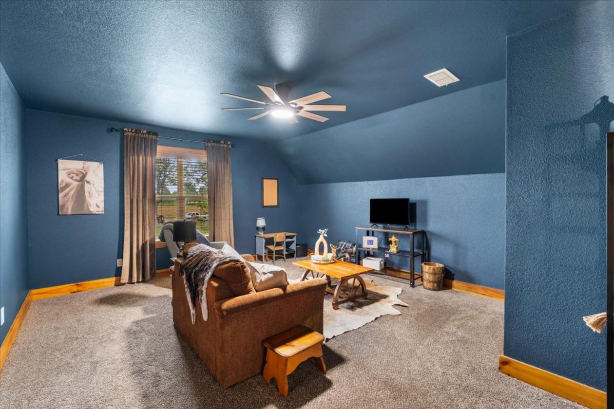 Custom home on 33 Acres! - photo 25