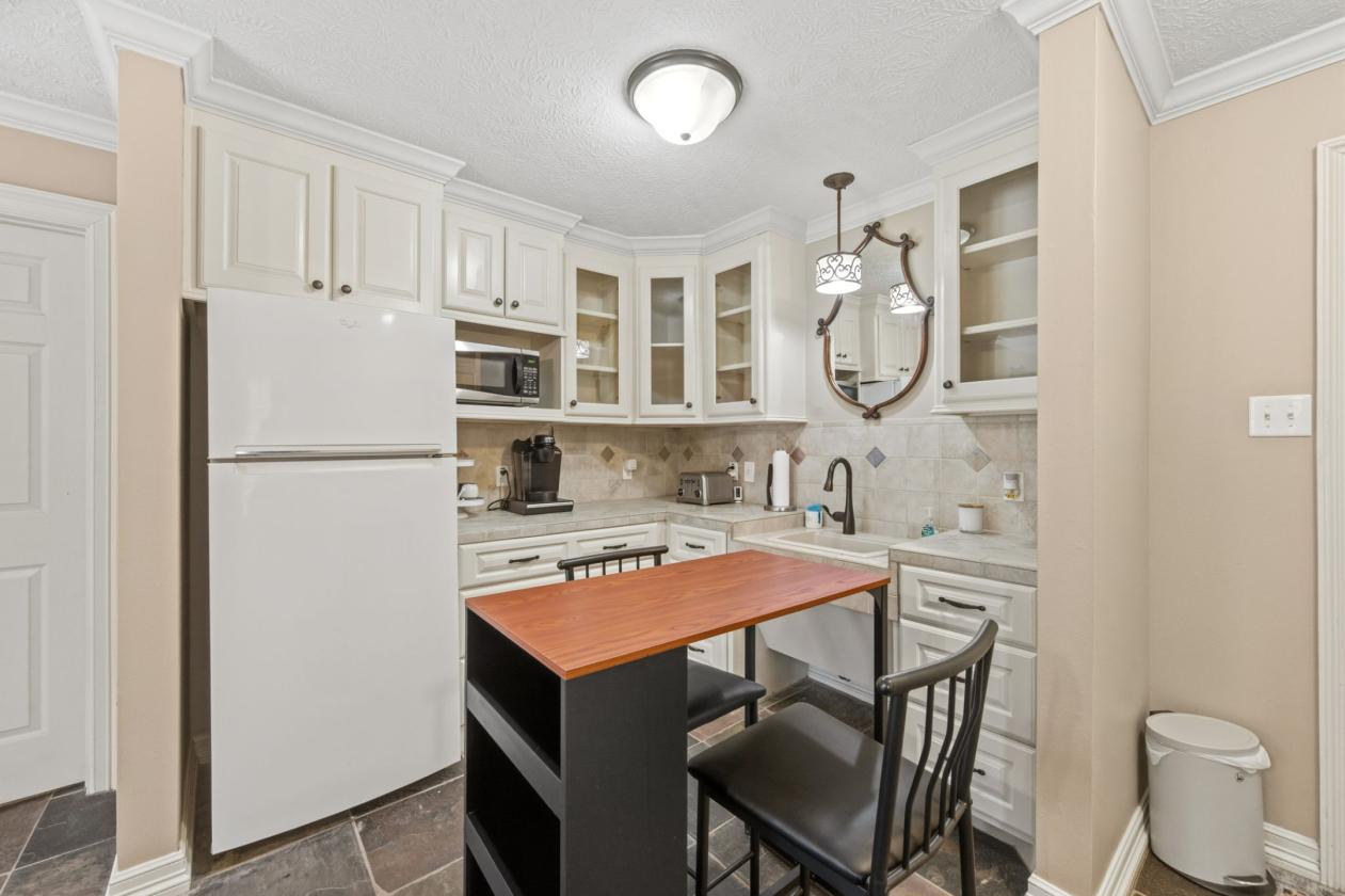 Extraordinary Luxury Equestrian Retreat on 7.1 AC - photo 24