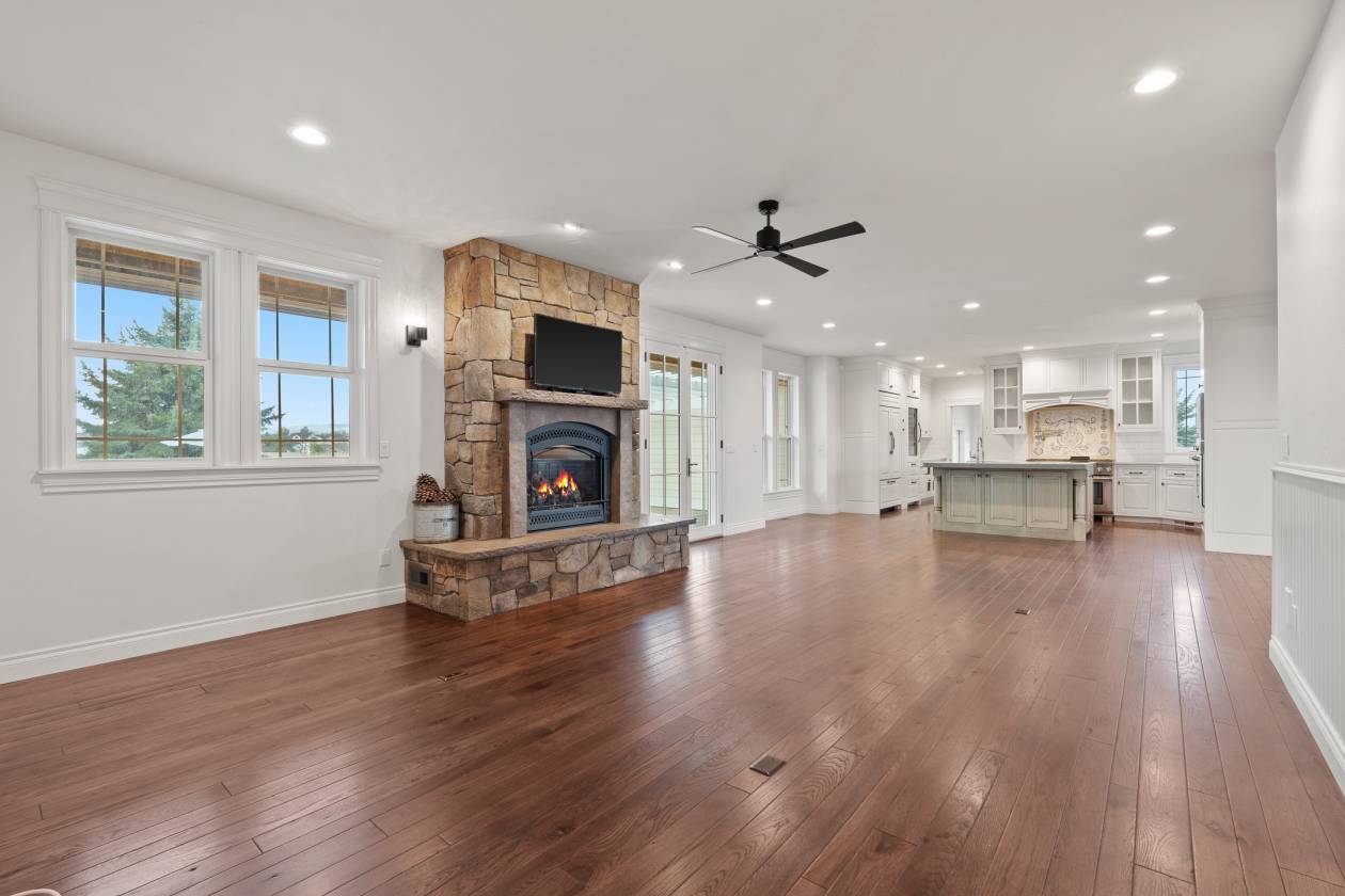 Epitome of Equestrian Luxury in the Heart of NW MT - photo 9
