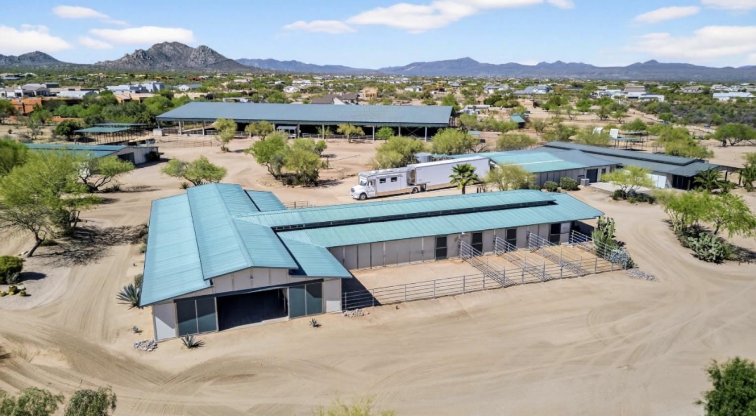 Income producing equestrian ranch on 10 acres - photo 9