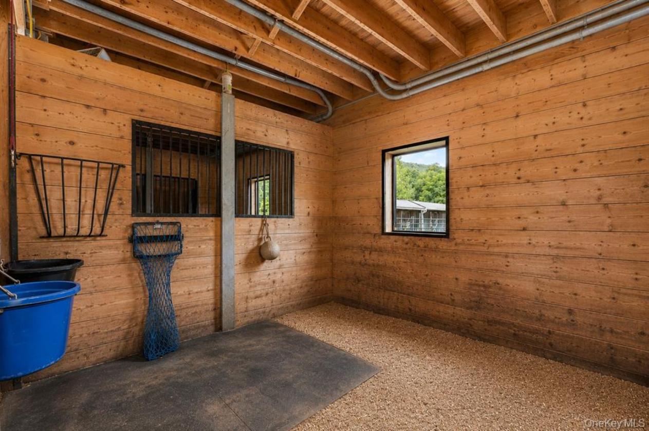 Spectacular 100+ Acre Equestrian Estate - photo 12
