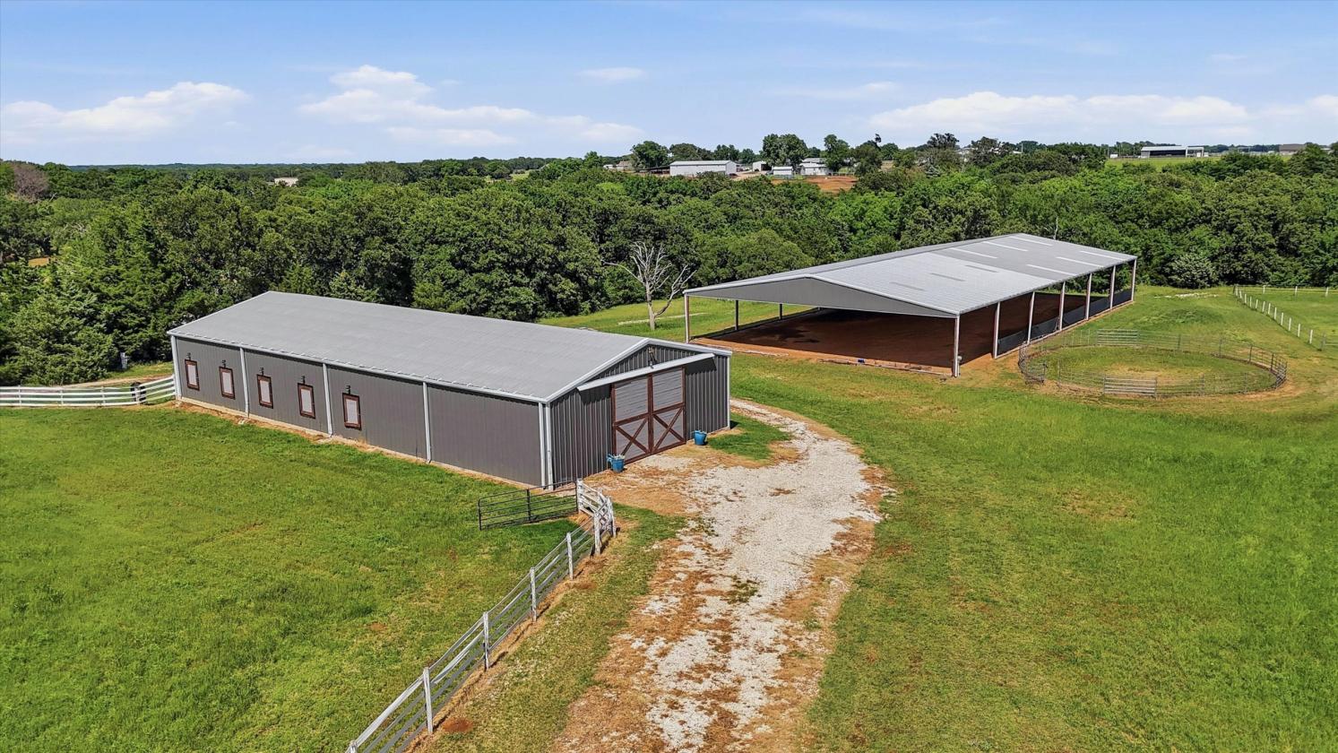 Breathtaking 20+ acre paradise for equestrians - photo 12