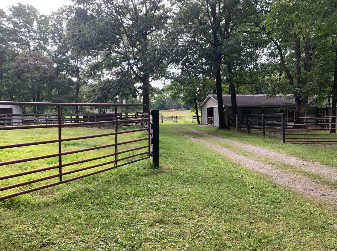FARM ASSESSED 8 STALL, 4 BED 4 FULL BATH! IMMACULATE! Branchville
