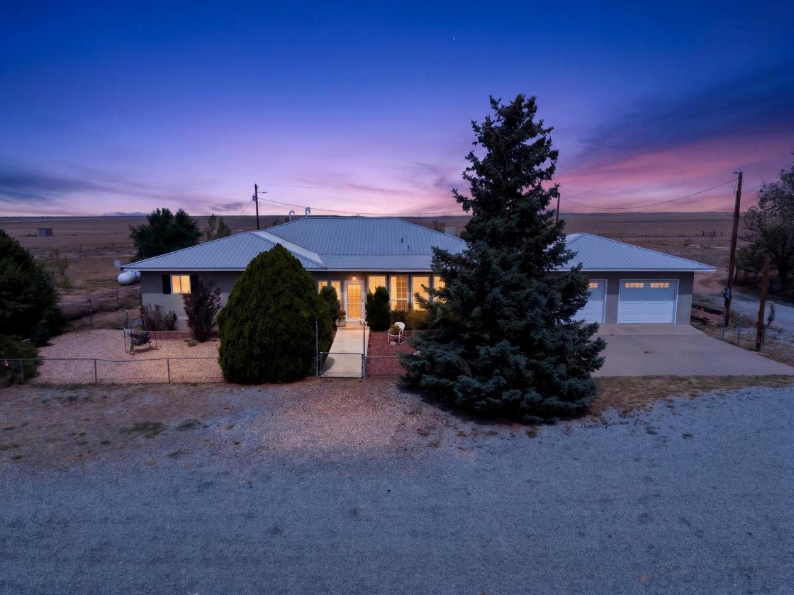 14.3-Acre Ranch House