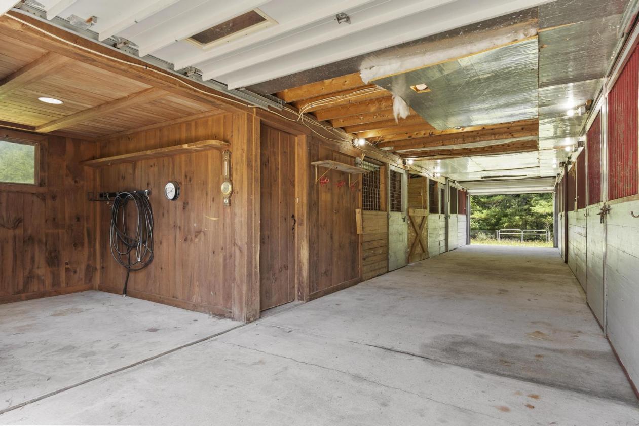 MOVE IN READY! BEST DEAL IN TOWN! - photo 25