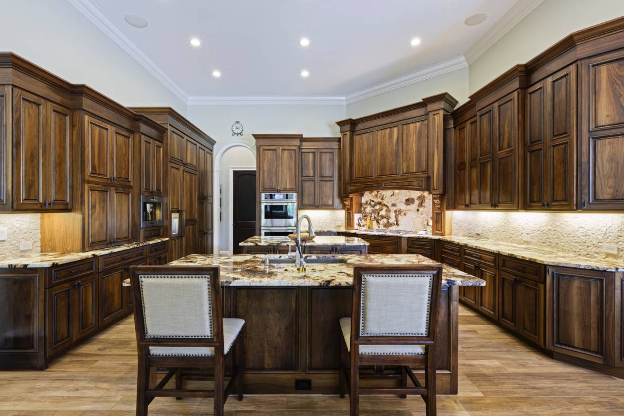 Custom Built Luxury Equestrian Estate with Stables - photo 6
