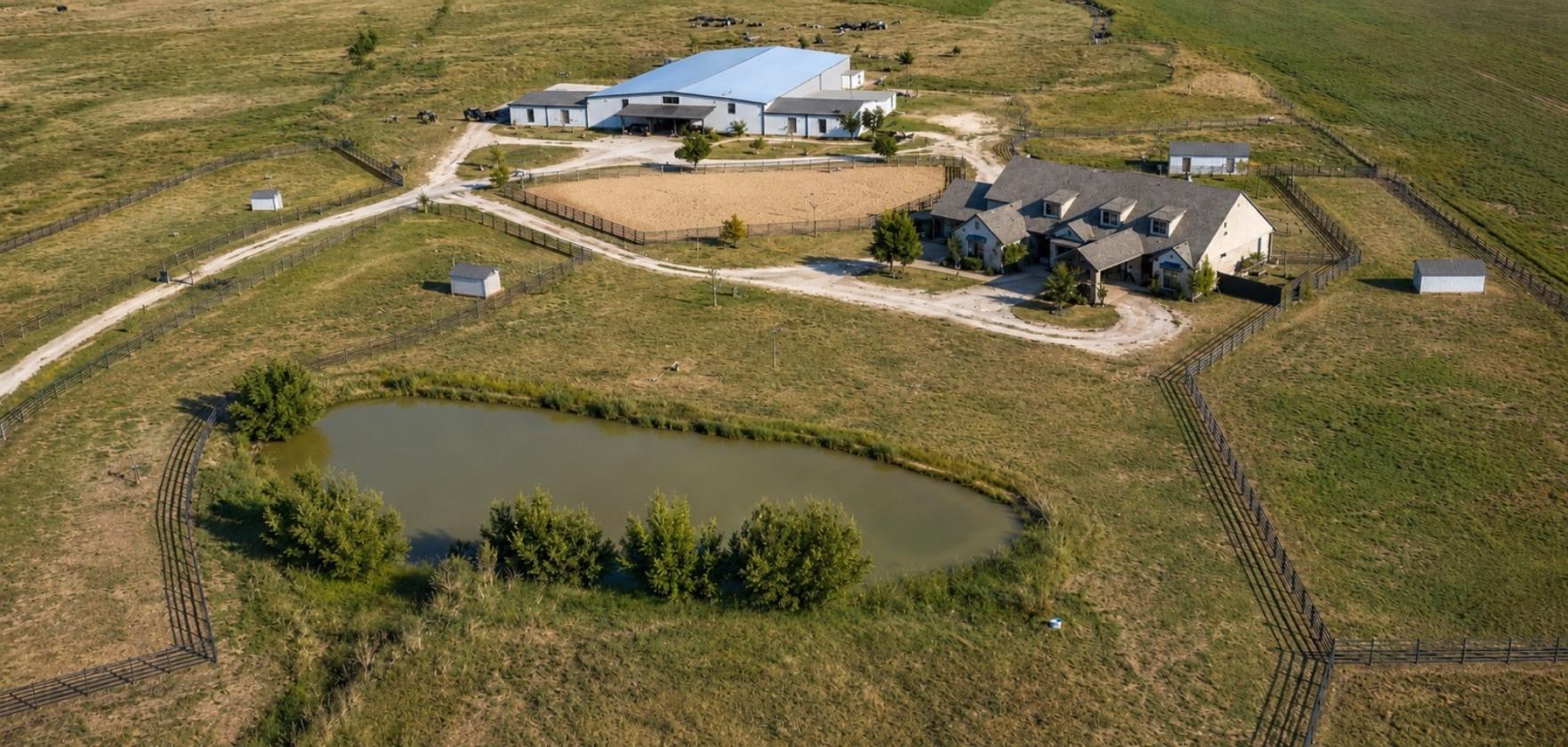 Rustic Elegance Meets Ultimate Equestrian Retreat - photo 3