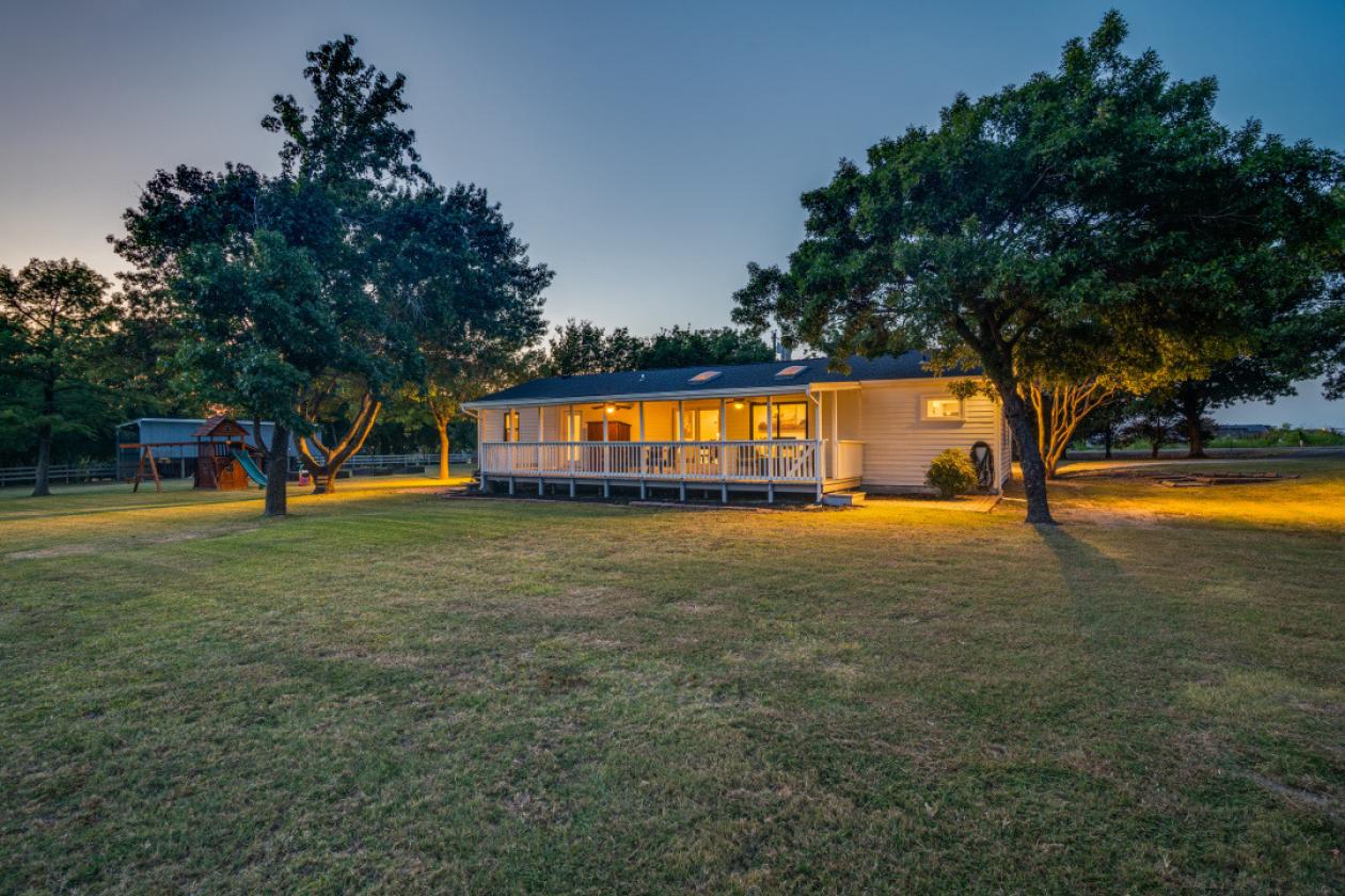 5.57 Secluded Acres Outside of the City Limits - photo 17