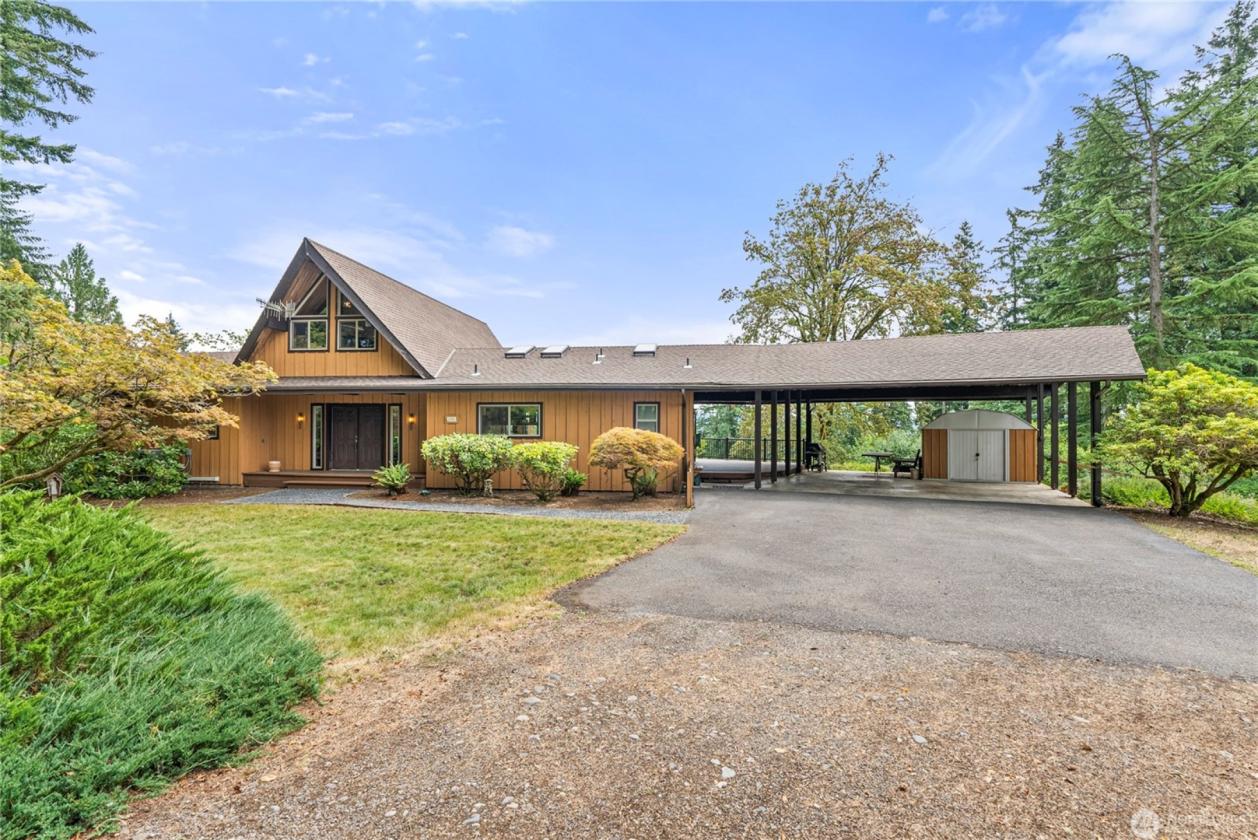 78-Acre Estate with Mountain Views & Orchard - photo 2