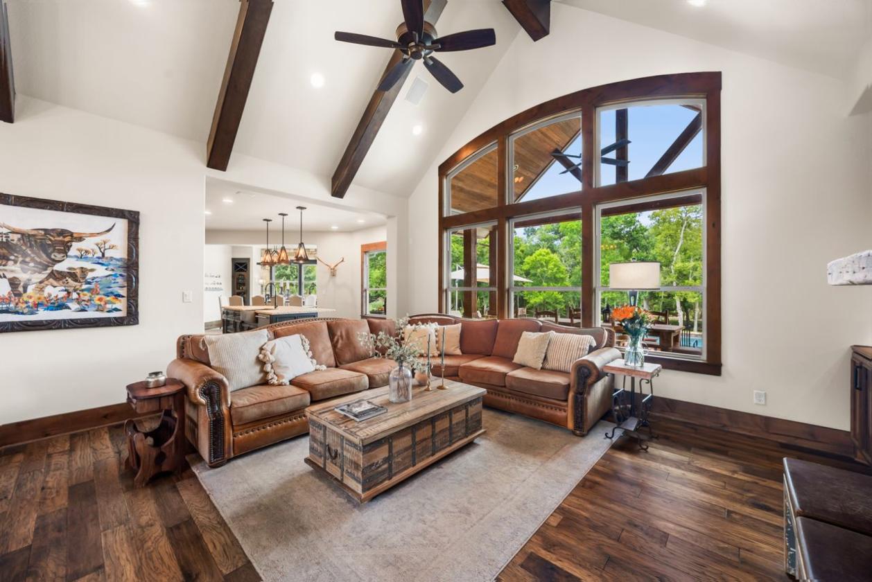 13.6 Acres of Luxury in the Gated Community - photo 4