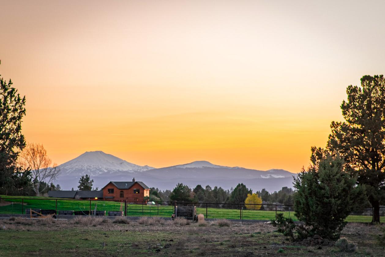 Mountain Modern Retreat with Panoramic Views - photo 3