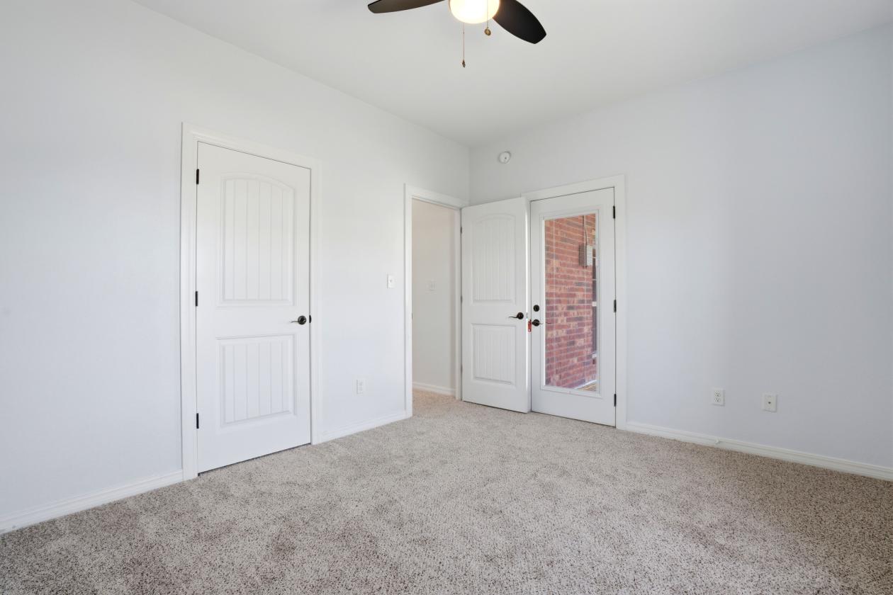 21 acre +/- HOBBY HORSE RANCH w/ ARENA AND POOL - photo 11