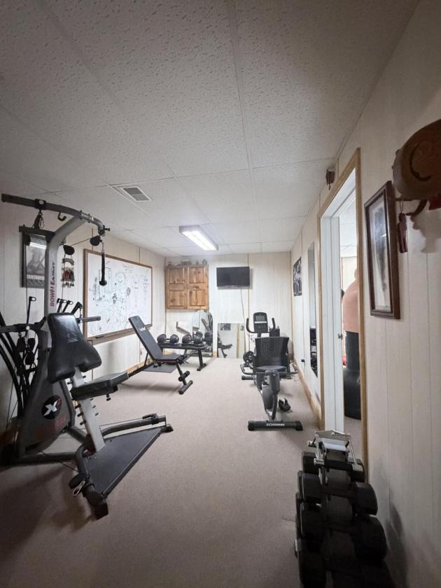 Beautiful Home on 15 Acres!! - photo 26
