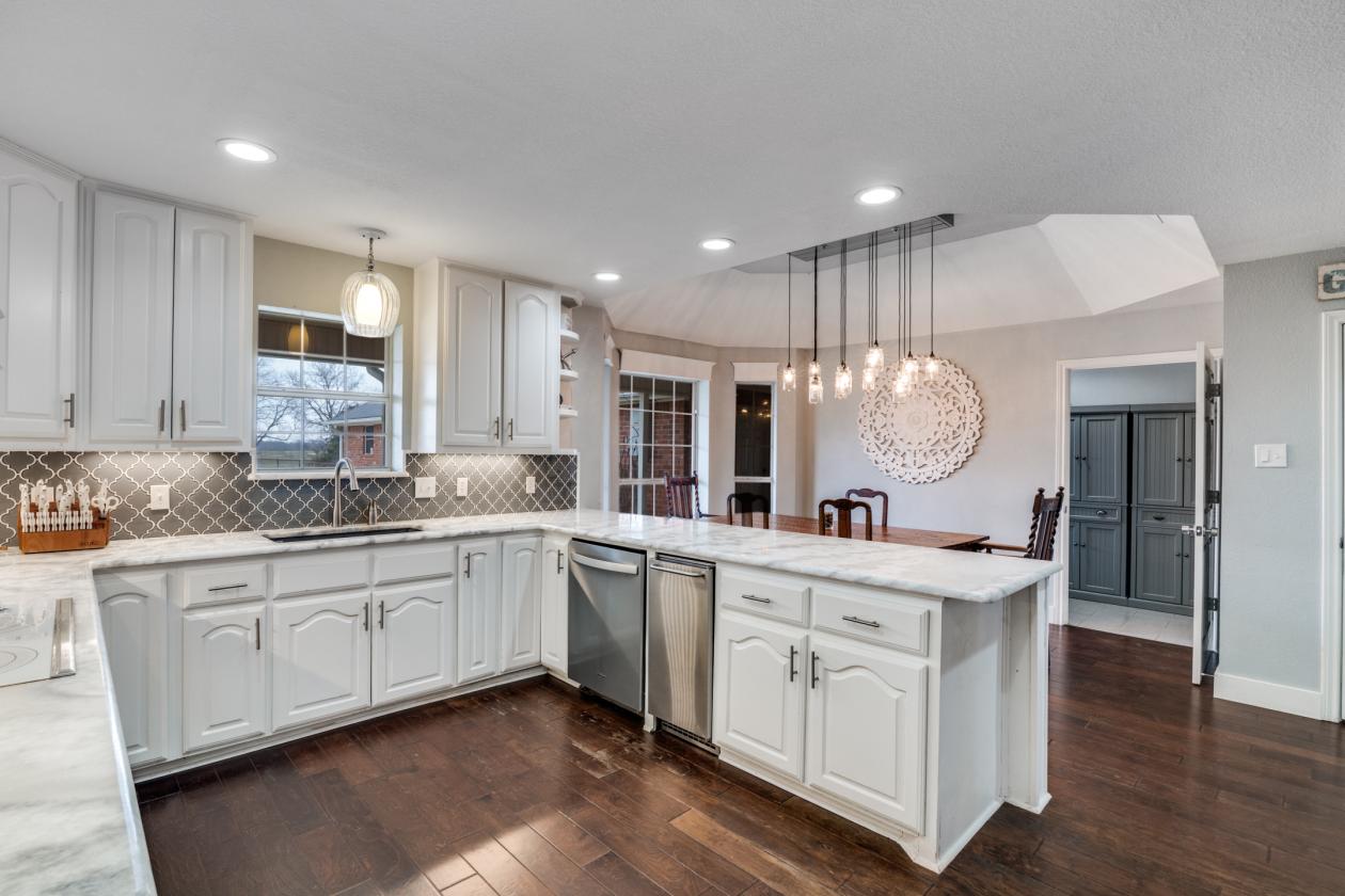 Gorgeous home on 23+ acres, ready for your horses. - photo 8