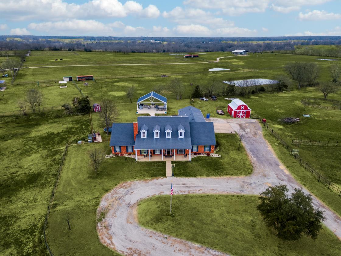 Gorgeous home on 23+ acres, ready for your horses. - photo 30