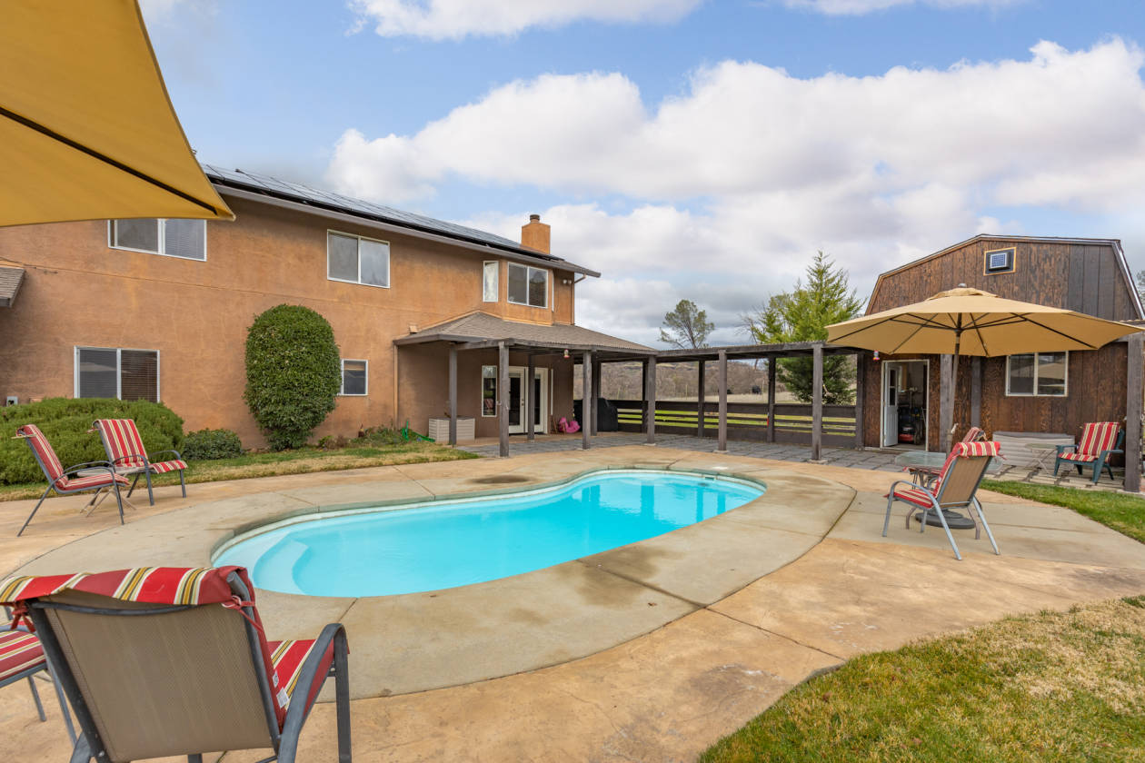 Butte Valley, CA Horse Property for sale! 5 Stalls.... Oroville