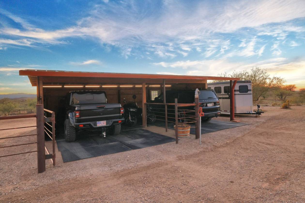 EXQUISITE EQUESTRIAN ESTATE - photo 27