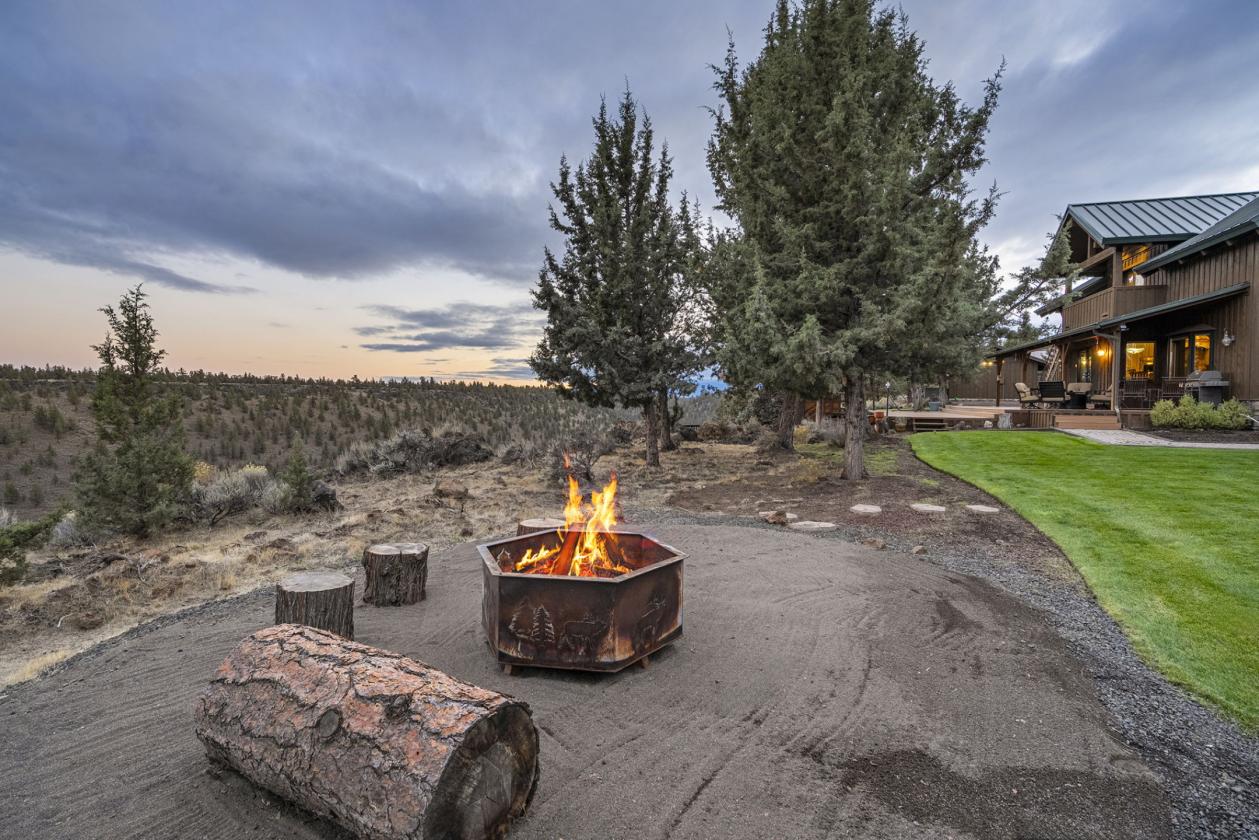 Custom Home, 20 acres, RV Shop, ADU - photo 7