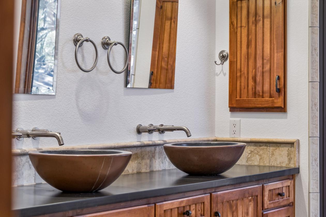Stunning Mountain Equestrian Legacy Property - photo 13