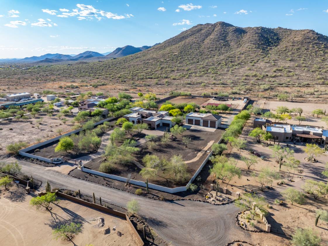Horse Property for sale.
