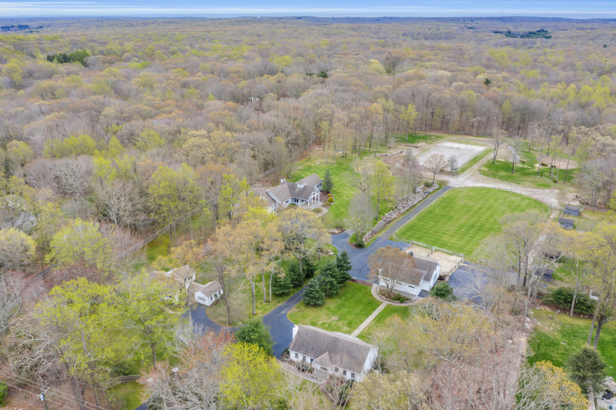 Private Estate on 16 Acres Killingworth, Middlesex County