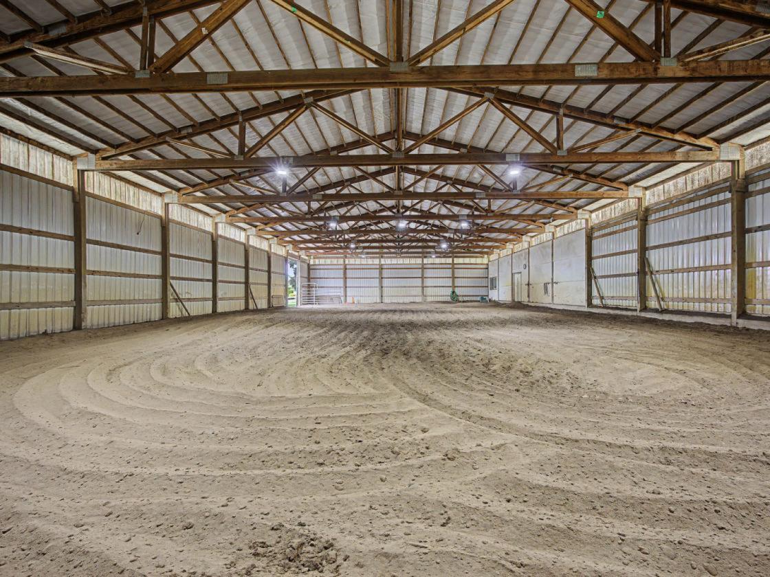 CLOSE IN HORSE LOVER'S DREAM - photo 6
