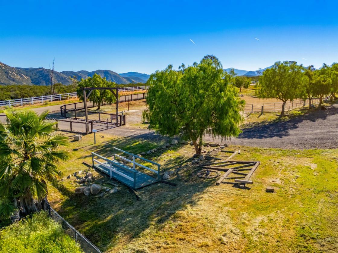 Move-In Ready Boutique Horse Property - photo 24