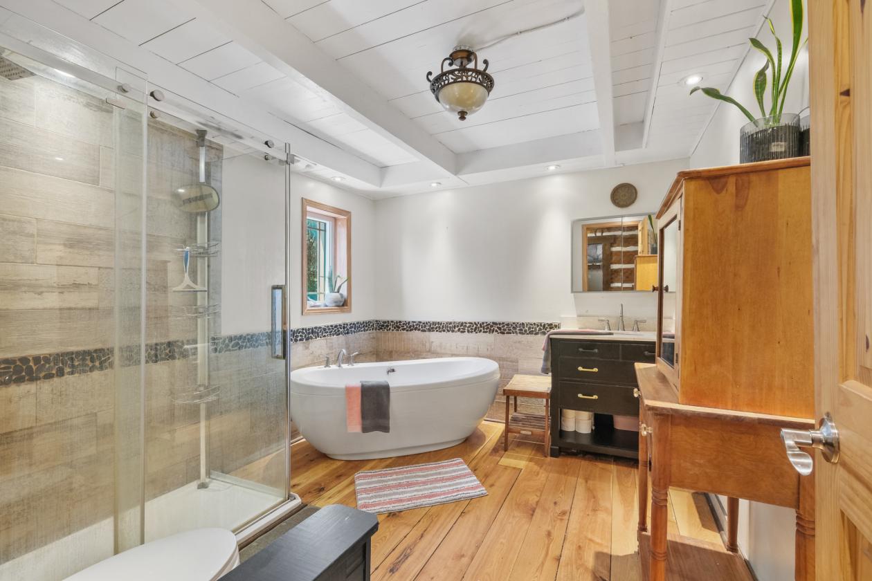 Horse farm with remodeled home with remodeled home - photo 10