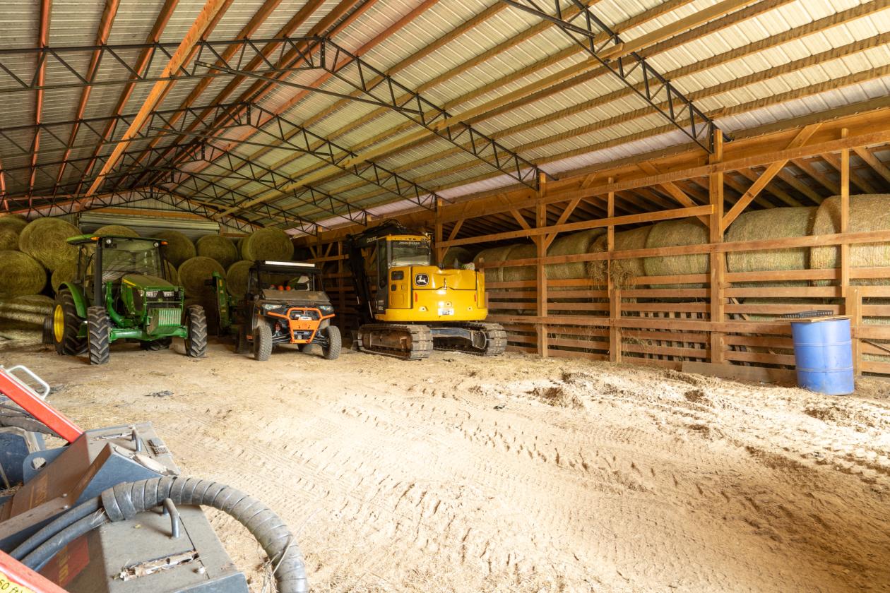 Large Equestrian Estate-Pasture, Mountains, Creeks - photo 3