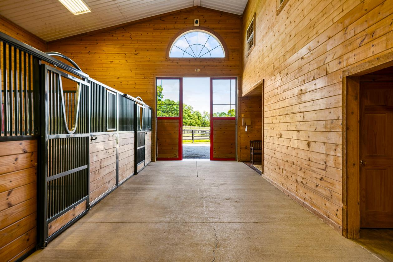 Rare Acreage. Private Equestrian Estate. - photo 7