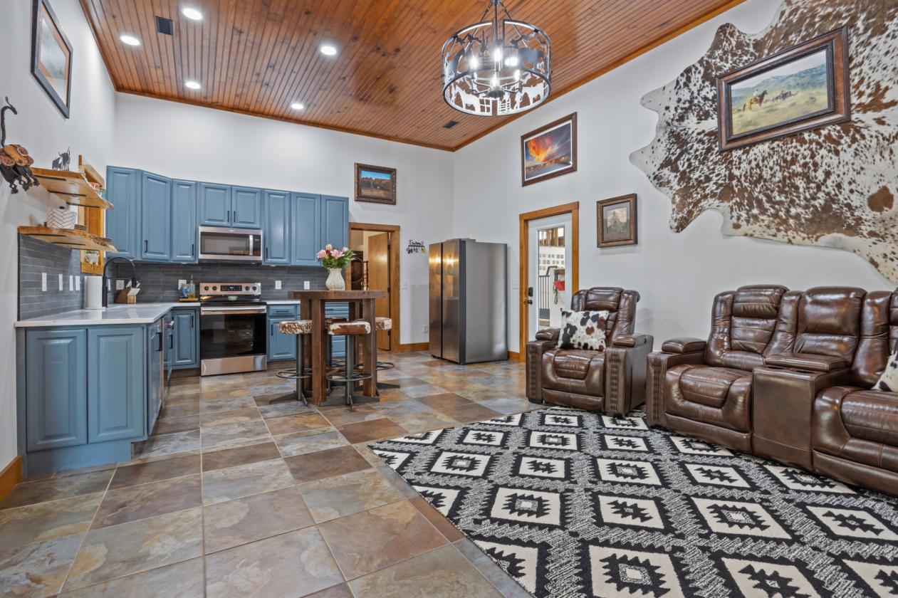 OPEN HOUSE Sat 08/01 from 11 to 4 Equestrian Ctr - photo 9