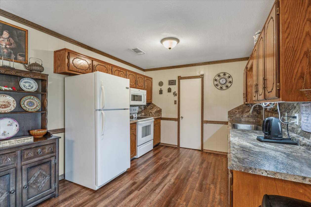 Perfect for the horse lover or homesteader - photo 14