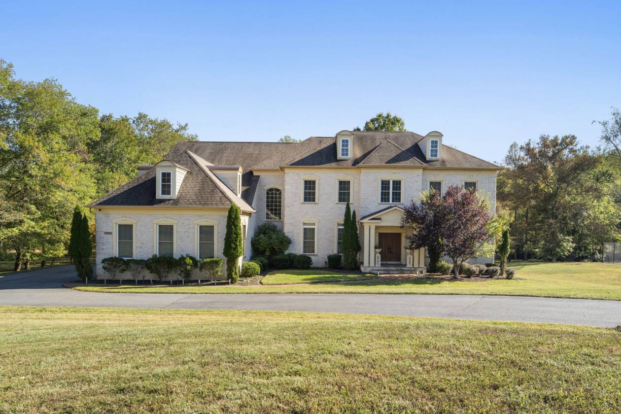 Horse Property for sale.