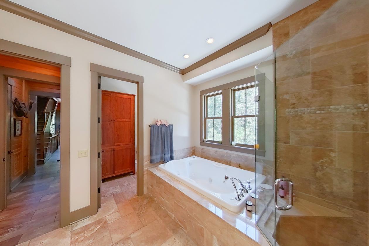 ONE-OF-A-KIND HOME IN EQUESTRIAN COMMUNITY - photo 8