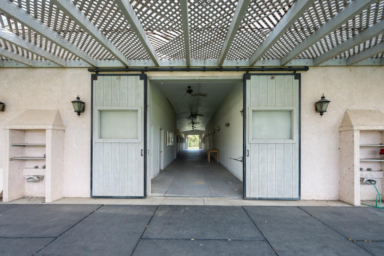 Beautiful equestrian compound on 9.29 acres - photo 24