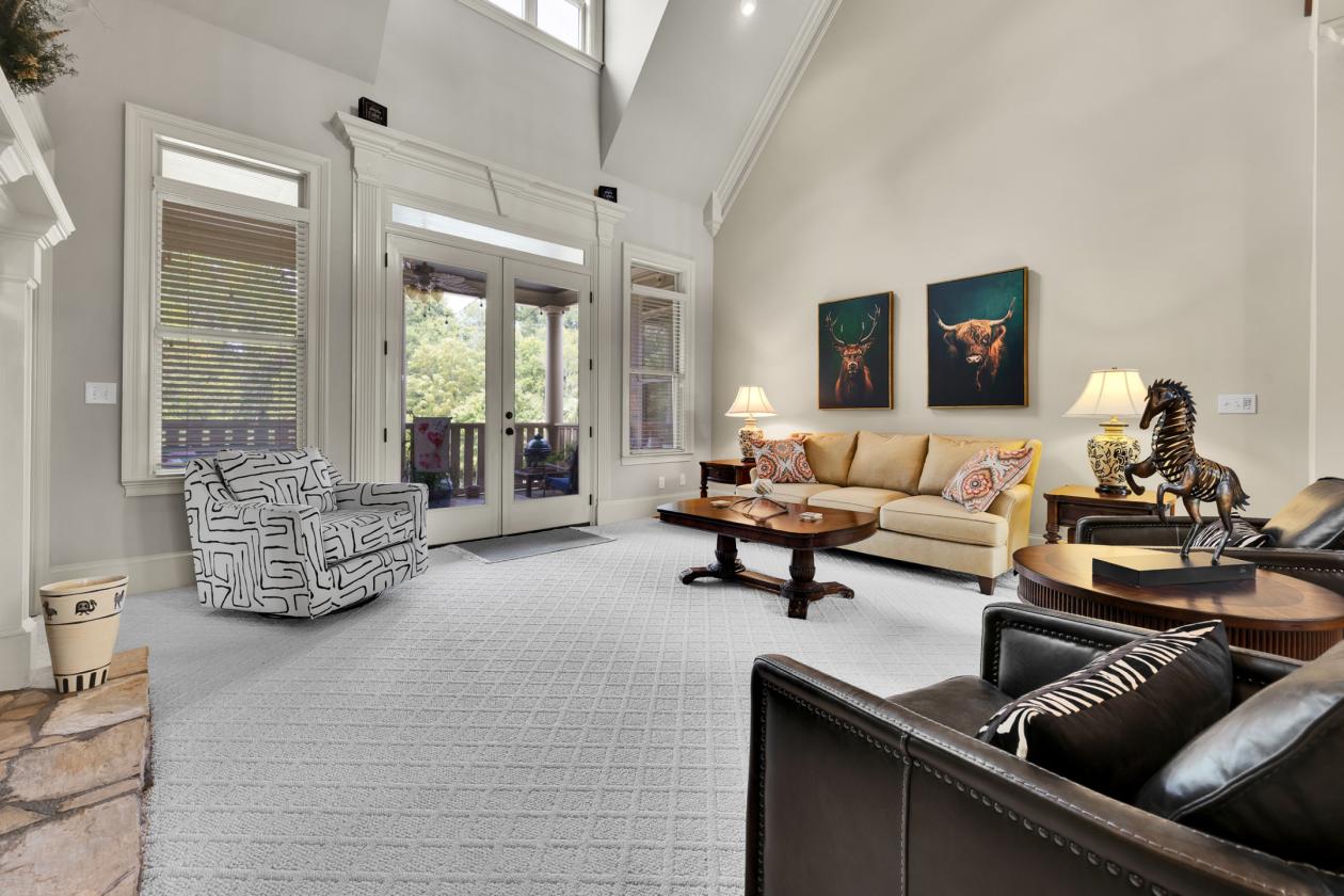 Luxury Country Estate on 15.6 Acres - photo 10