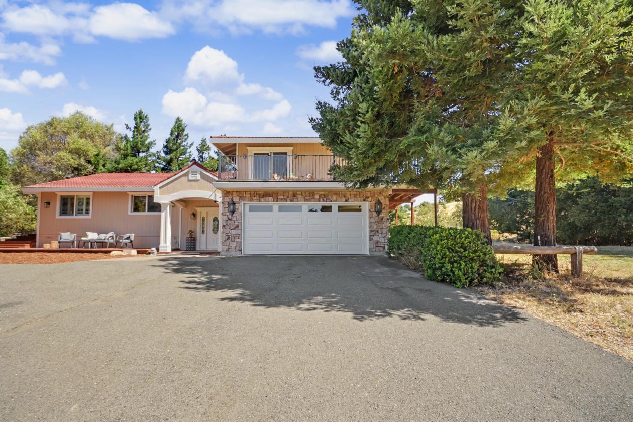 Multigenerational 20 Acre Horse Property Awaits - photo 4