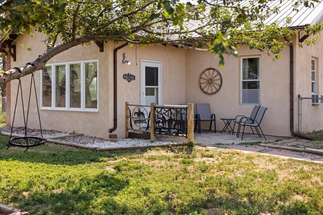 Meticulously-Maintained Horse Property - photo 3