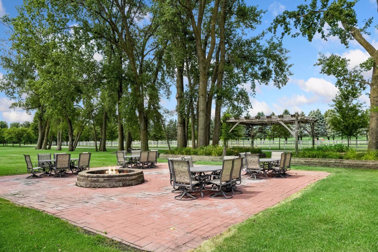 Calonett: 75-Acre Horse Estate - photo 11