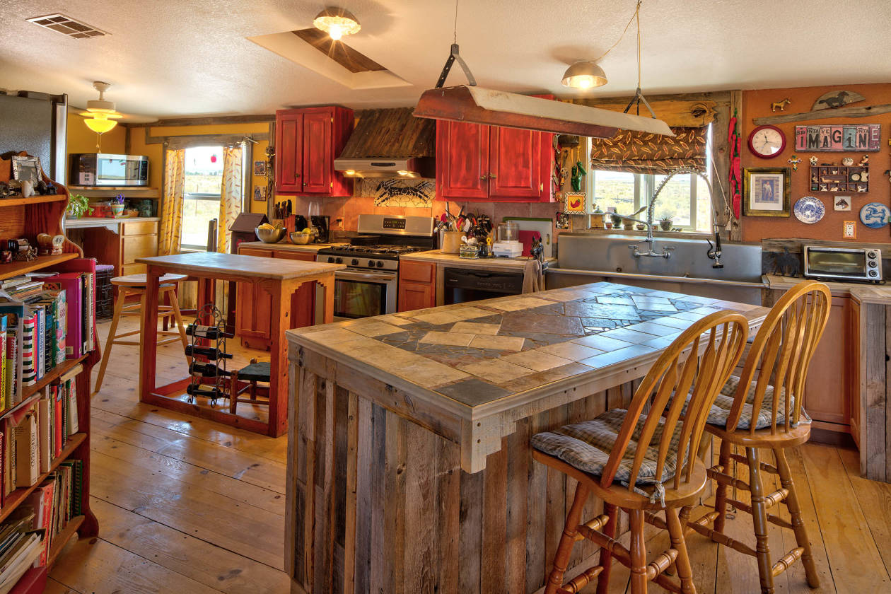 Spectacular Ranch Home and Property Carrizozo, Lincoln County, New