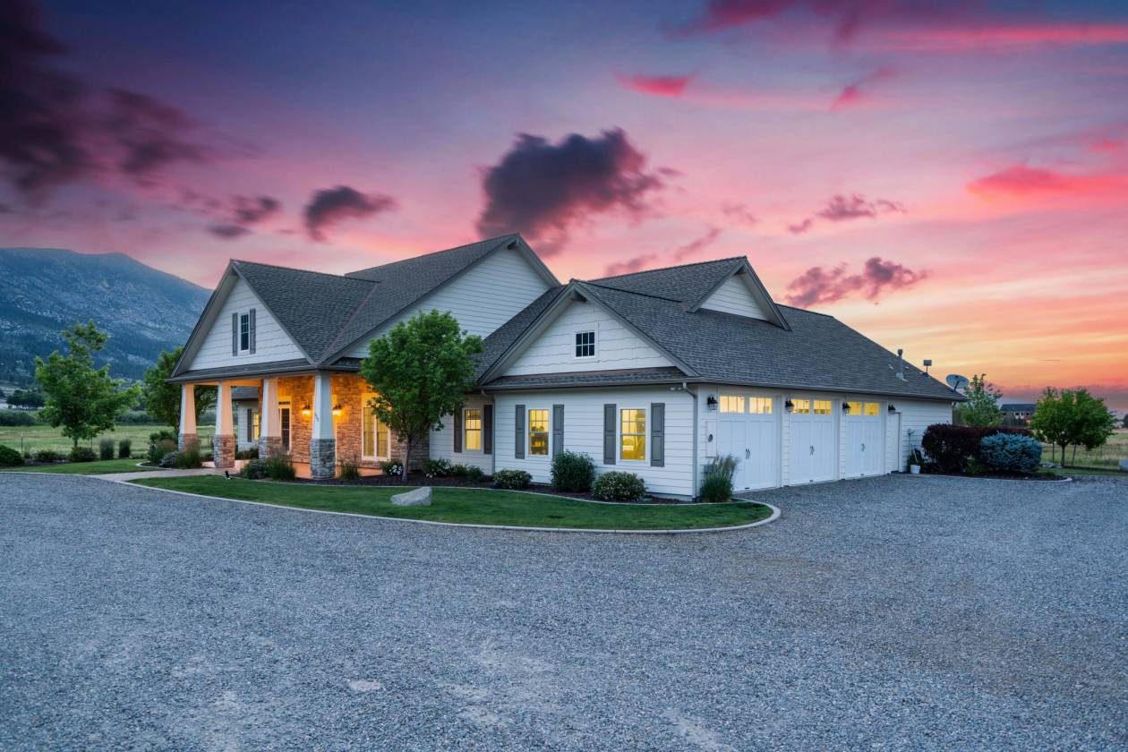 Horse Property for sale.