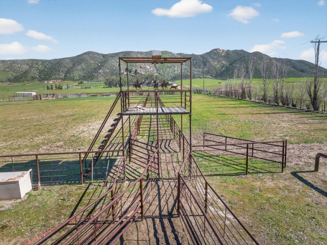 Sprawling 19 acre So Cal Working-Rodeo Ranch - photo 20