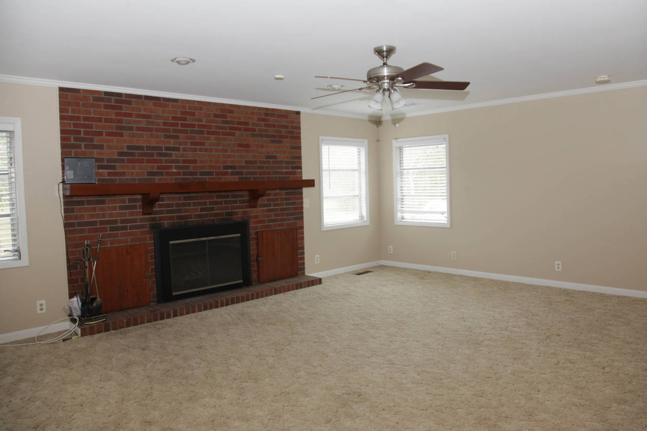 82.44 acre property with a house and a lot of... Jesup, Wayne County